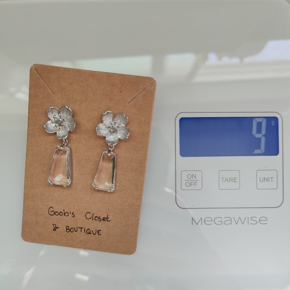FINAL CLEARANCE NEW HANDMADE RHODIUM COPPER STUD FLOWER EARRINGS CLEAR CRYSTAL - Picture 7 of 7